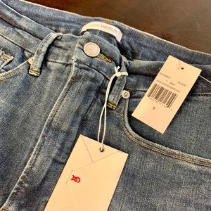 Brand New. Never Worn. Good American Skinny Jean.